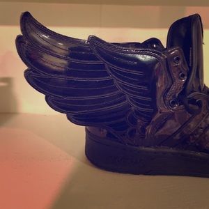 Adidas JS Jeremy Scott Wings 2.0 Blackout Limited